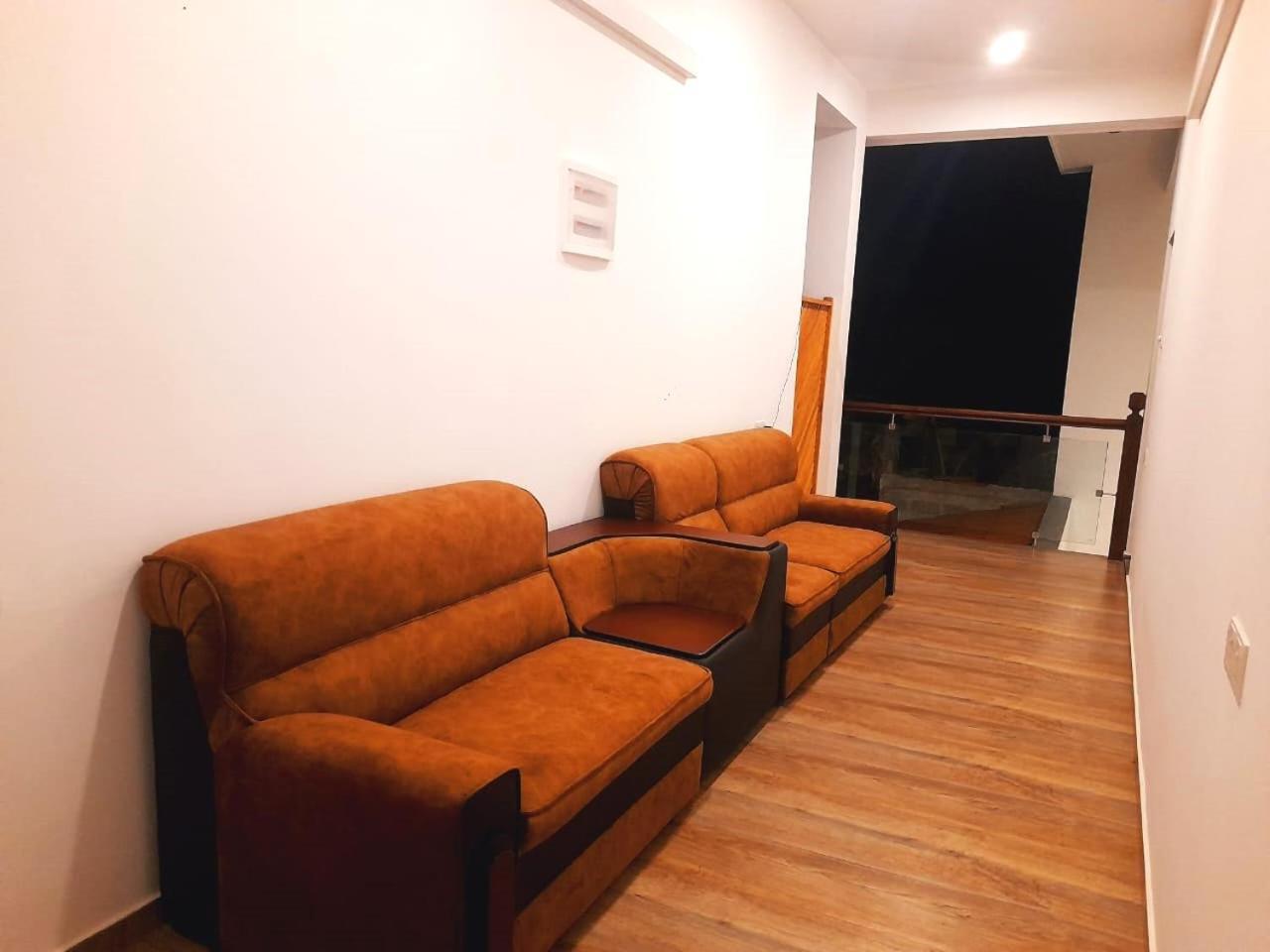 New Sea Lion Guest House Хиккадува Экстерьер фото
